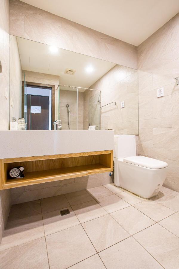 Easylazy Inn Тайчжун Экстерьер фото