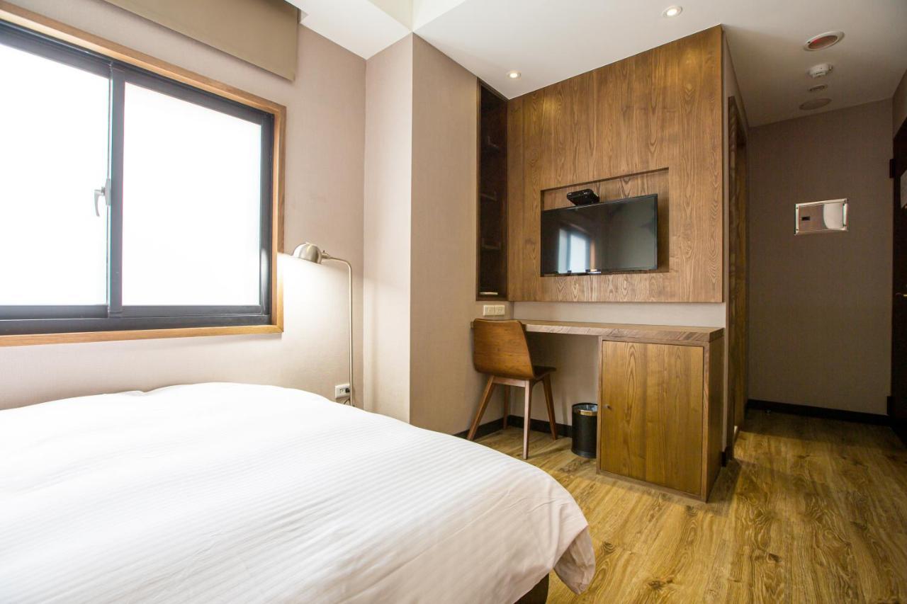 Easylazy Inn Тайчжун Экстерьер фото