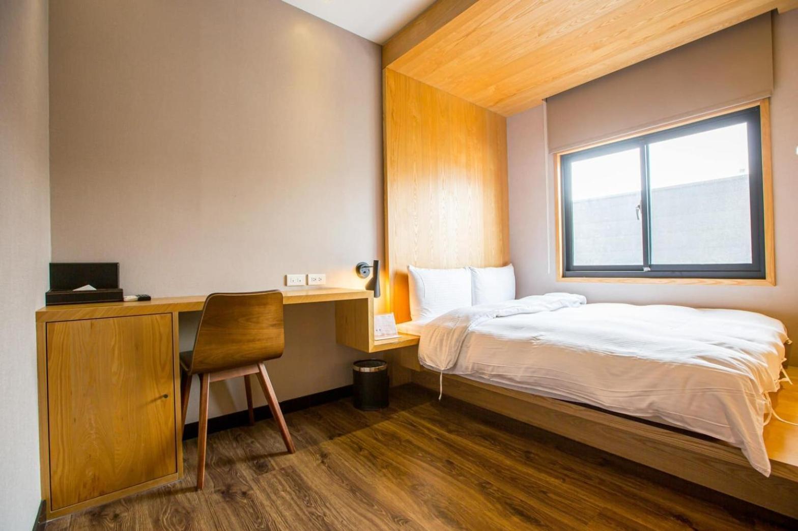 Easylazy Inn Тайчжун Экстерьер фото